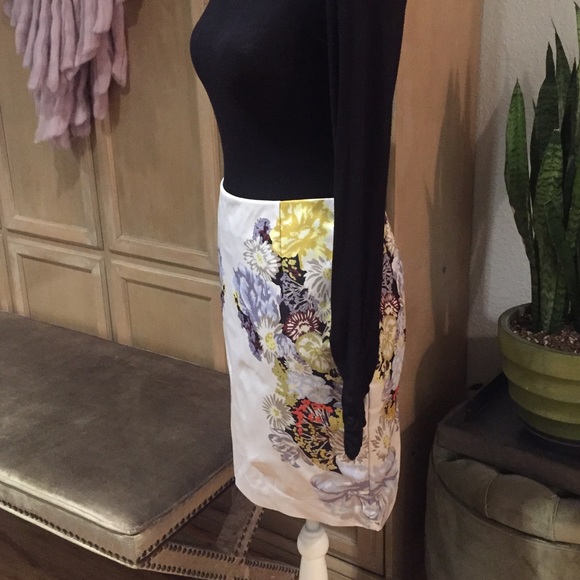 H&M 8 Floral Contour Pencil Skirt Gold Zip EUC - Picture 3 of 8